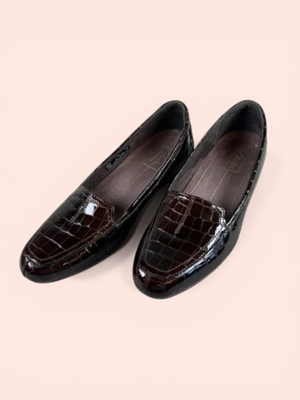 Clarks Everyday Women’s 7.5 Brown Croc-Pattern Patent Loafers